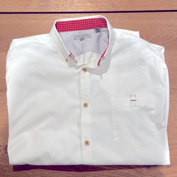 2XL Ted Baker London Woman’s Button Down Dress Shirt - White with red accents - Picture 7 of 15